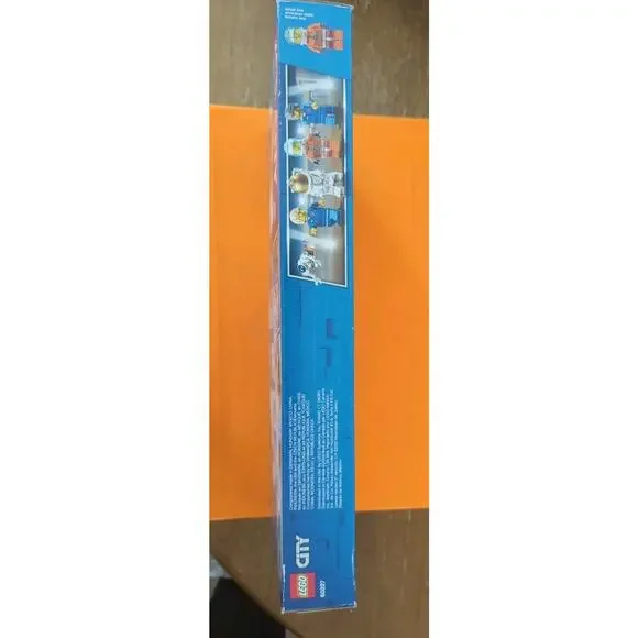 LEGO CITY: Lunar Space Station (60227) NEW SEALED - Picture 7 of 8